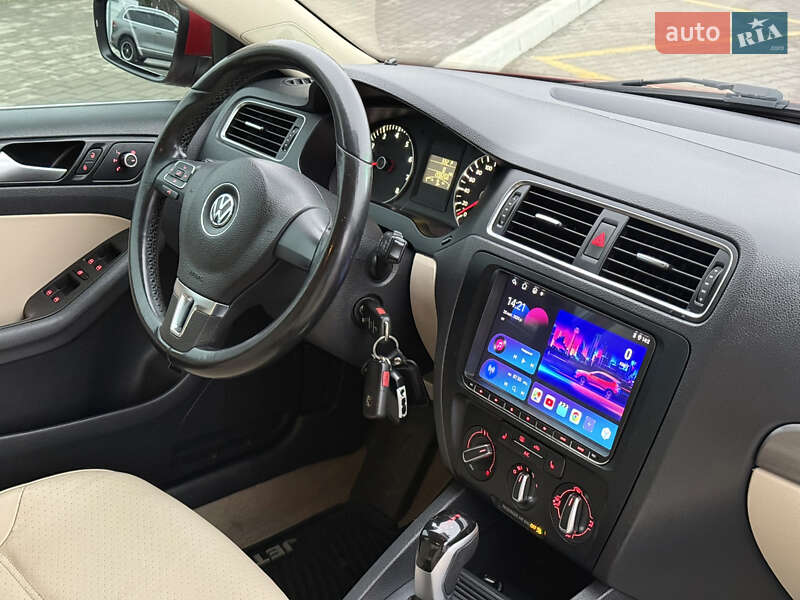 Седан Volkswagen Jetta 2013 в Киеве фото 37 Седан Volkswagen Jetta 2013 в Киеве