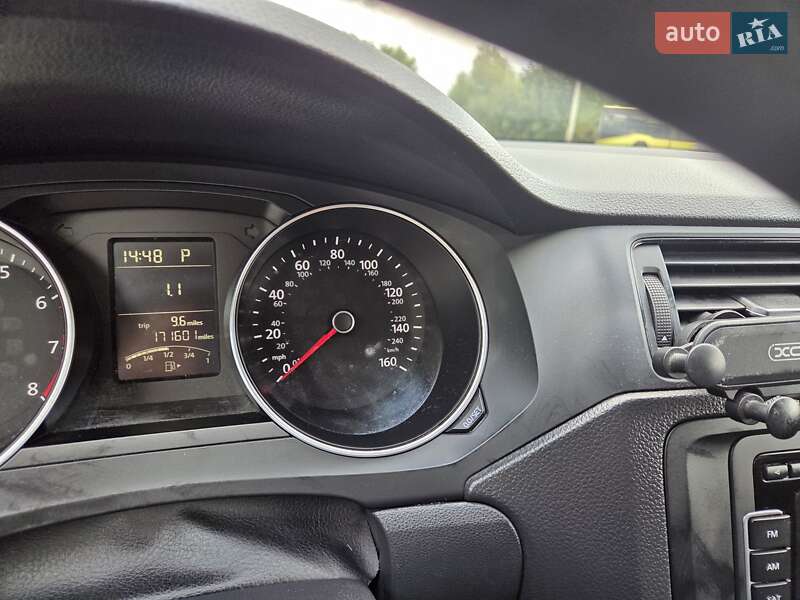 Седан Volkswagen Jetta 2014 в Львові