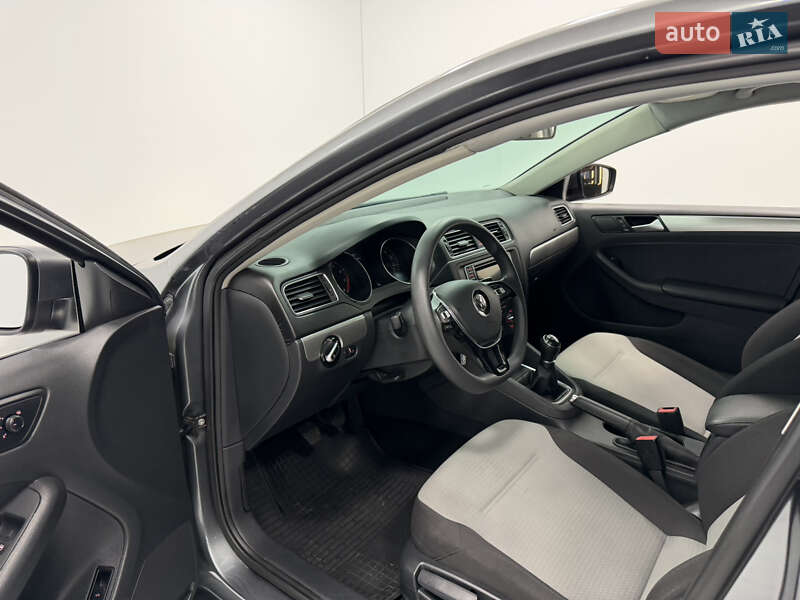 Седан Volkswagen Jetta 2017 в Одессе