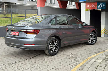 Седан Volkswagen Jetta 2019 в Львові