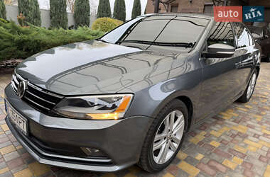 Седан Volkswagen Jetta 2015 в Дніпрі