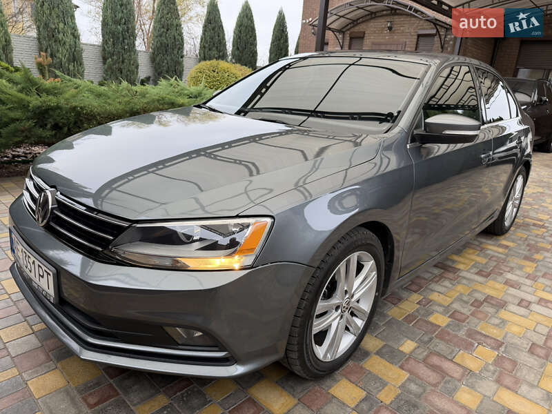 Седан Volkswagen Jetta 2015 в Дніпрі
