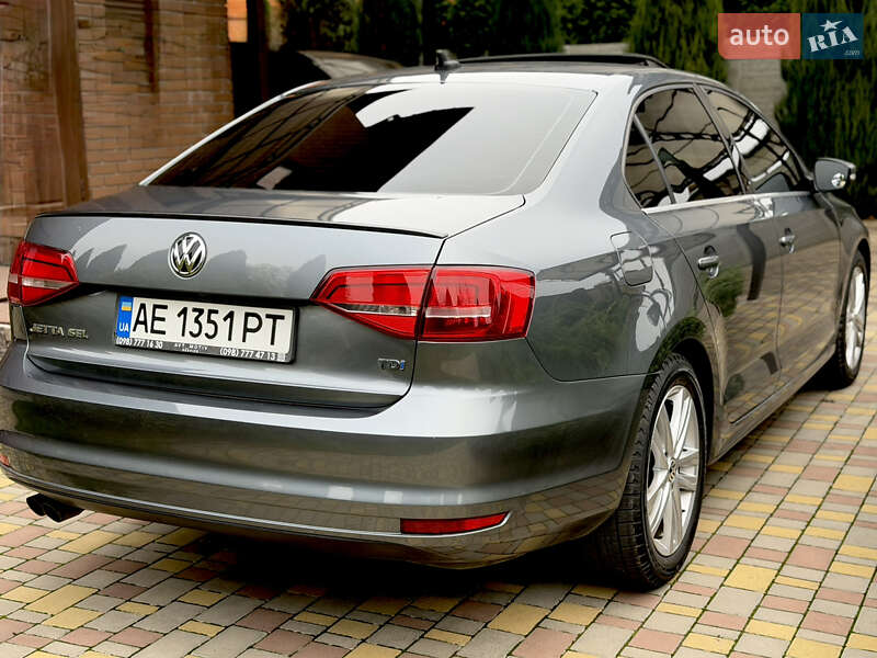 Седан Volkswagen Jetta 2015 в Дніпрі