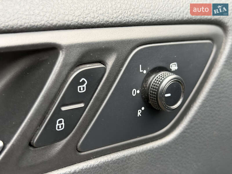 Седан Volkswagen Jetta 2015 в Дніпрі