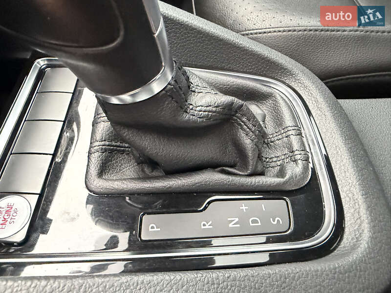 Седан Volkswagen Jetta 2015 в Дніпрі