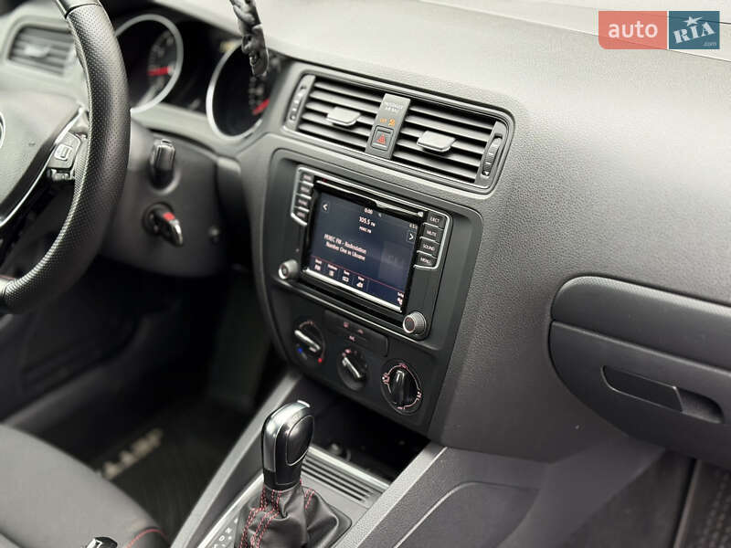 Седан Volkswagen Jetta 2015 в Киеве фото 16 Седан Volkswagen Jetta 2015 в Киеве
