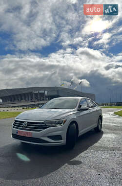 Седан Volkswagen Jetta 2019 в Львове