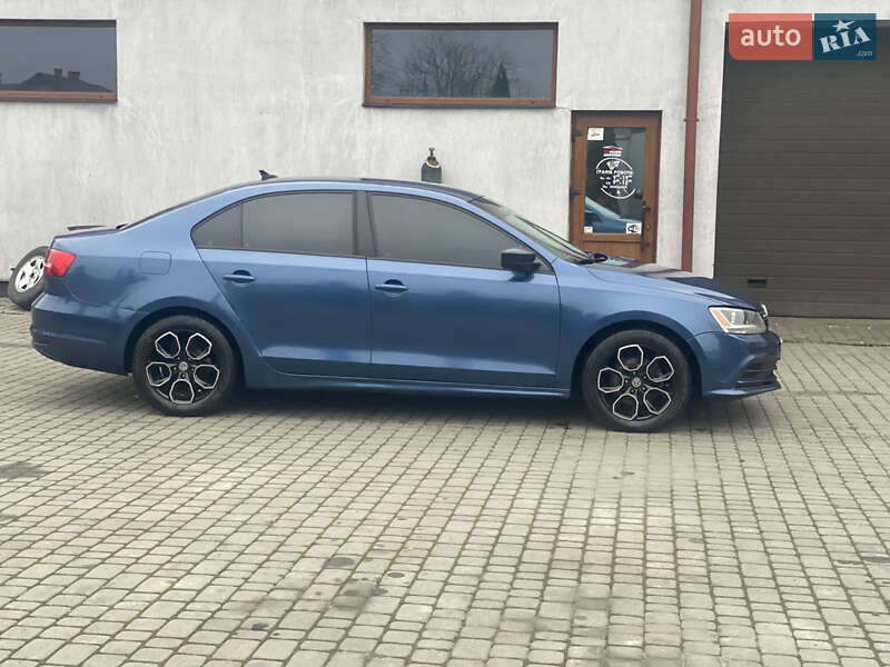 Седан Volkswagen Jetta 2015 в Городку