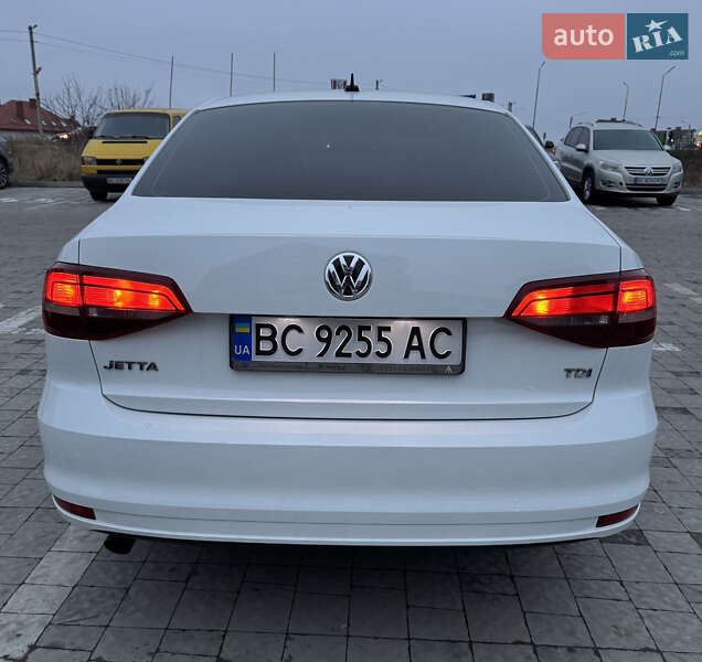 Седан Volkswagen Jetta 2016 в Львове
