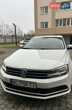 Седан Volkswagen Jetta 2015 в Львове