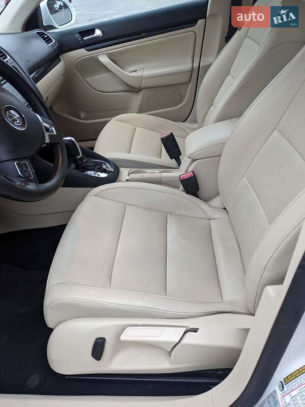Универсал Volkswagen Jetta 2011 в Киеве фото 13 Универсал Volkswagen Jetta 2011 в Киеве
