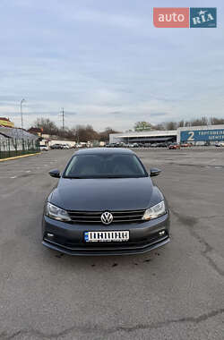 Седан Volkswagen Jetta 2016 в Ужгороде