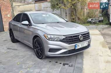 Седан Volkswagen Jetta 2019 в Дубні