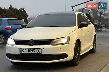 Седан Volkswagen Jetta 2012 в Дніпрі
