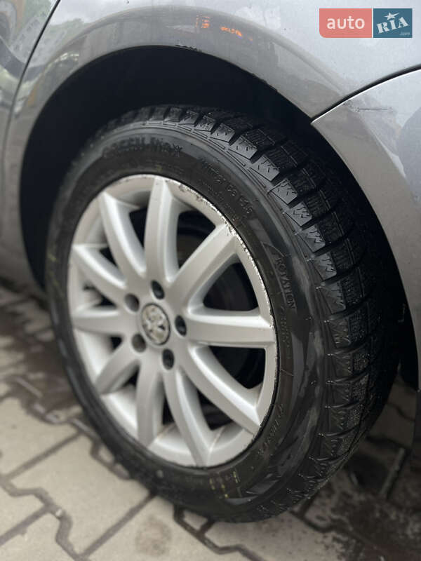 Седан Volkswagen Jetta 2010 в Хмельницькому