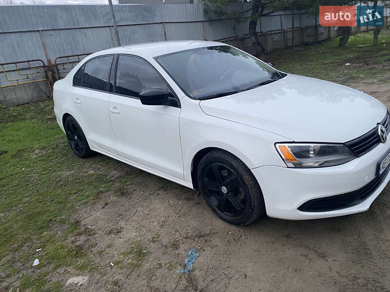 Седан Volkswagen Jetta 2014 в Дніпрі