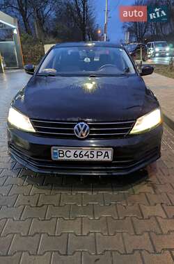 Седан Volkswagen Jetta 2016 в Львові