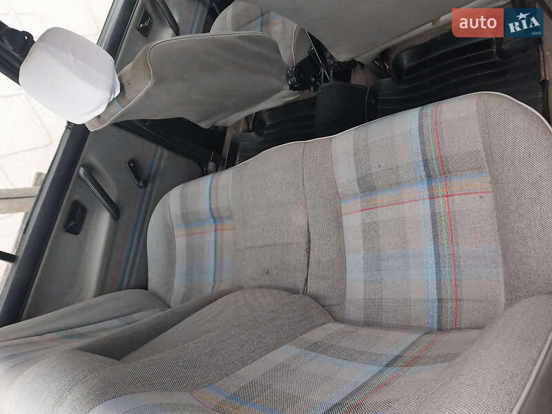 Седан Volkswagen Jetta 1989 в Черновцах