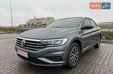Седан Volkswagen Jetta 2020 в Львове