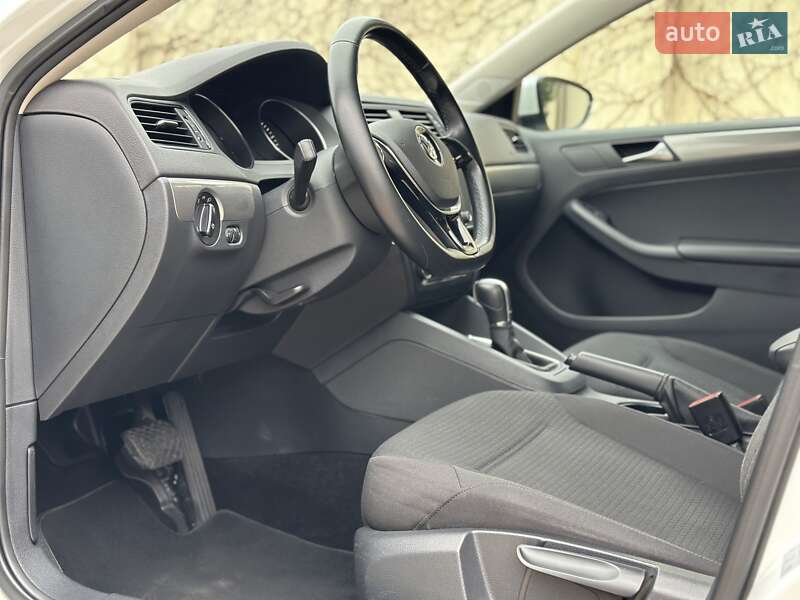 Седан Volkswagen Jetta 2016 в Одессе