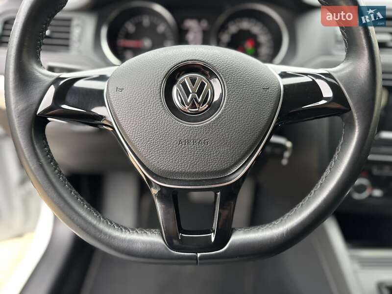 Седан Volkswagen Jetta 2016 в Одессе