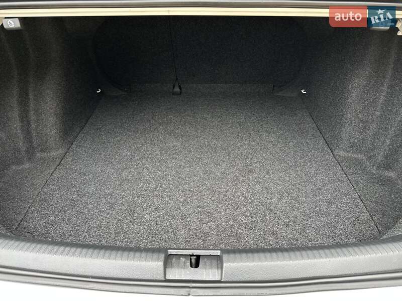 Седан Volkswagen Jetta 2016 в Одессе