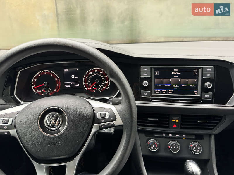 Седан Volkswagen Jetta 2018 в Києві фото 6 Седан Volkswagen Jetta 2018 в Києві