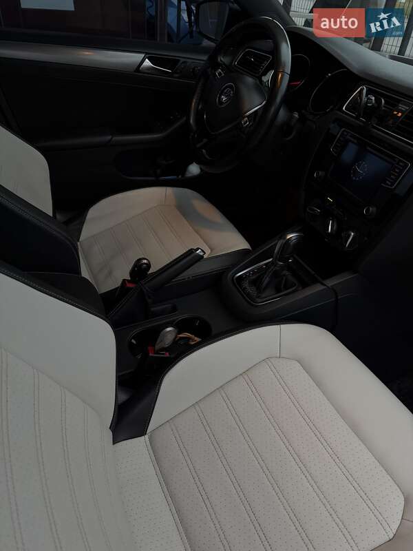 Седан Volkswagen Jetta 2016 в Полтаві