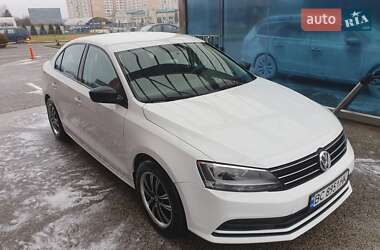 Седан Volkswagen Jetta 2016 в Львове