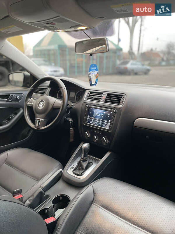 Седан Volkswagen Jetta 2014 в Запоріжжі