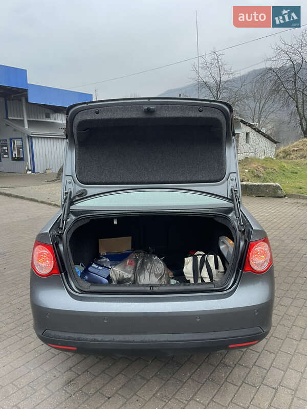 Седан Volkswagen Jetta 2006 в Косове