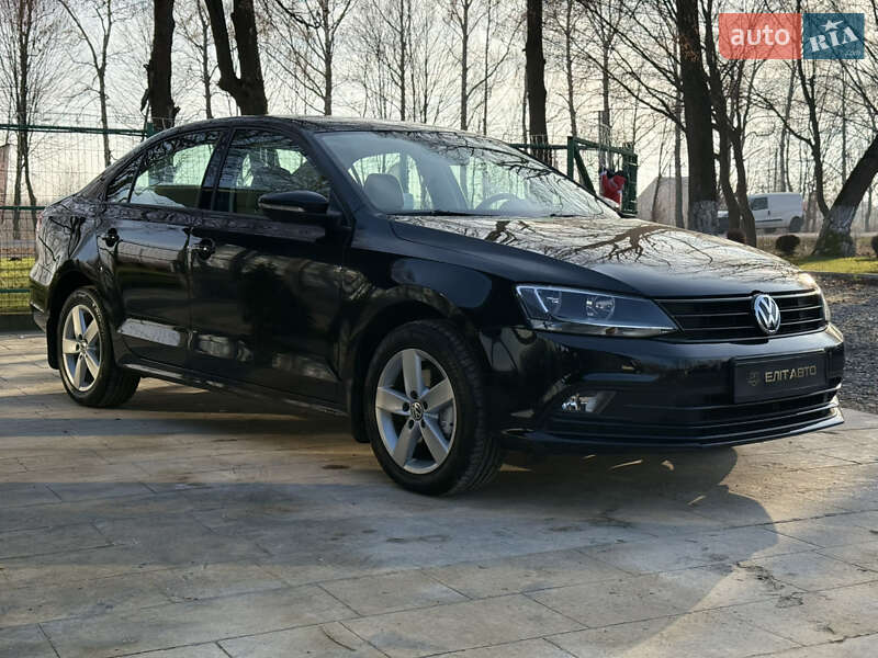 Седан Volkswagen Jetta 2016 в Івано-Франківську