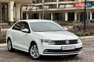 Седан Volkswagen Jetta 2016 в Киеве
