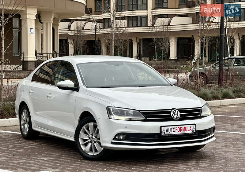 Седан Volkswagen Jetta 2016 в Киеве