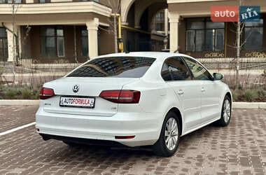 Седан Volkswagen Jetta 2016 в Киеве