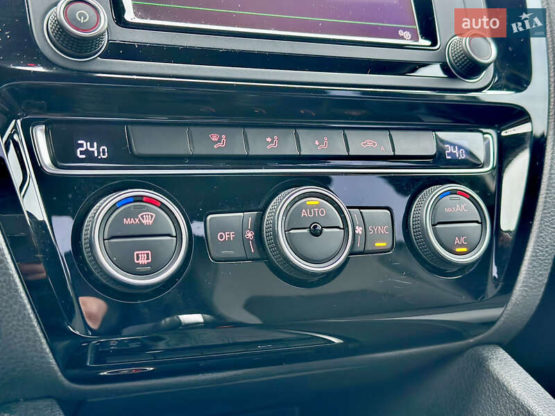 Седан Volkswagen Jetta 2016 в Киеве