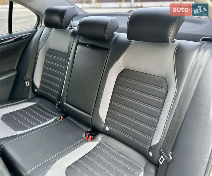 Седан Volkswagen Jetta 2016 в Киеве