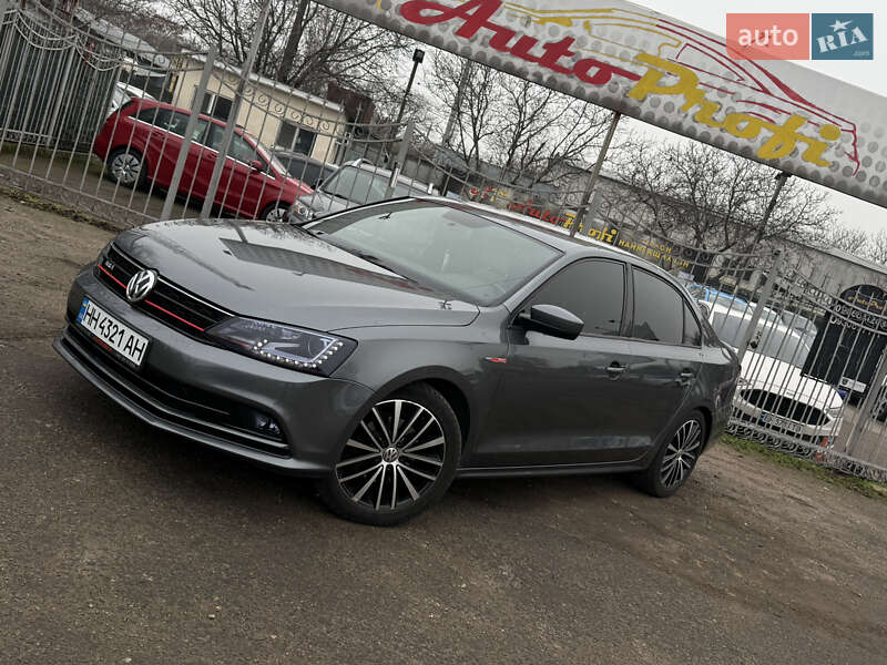Седан Volkswagen Jetta 2016 в Одесі