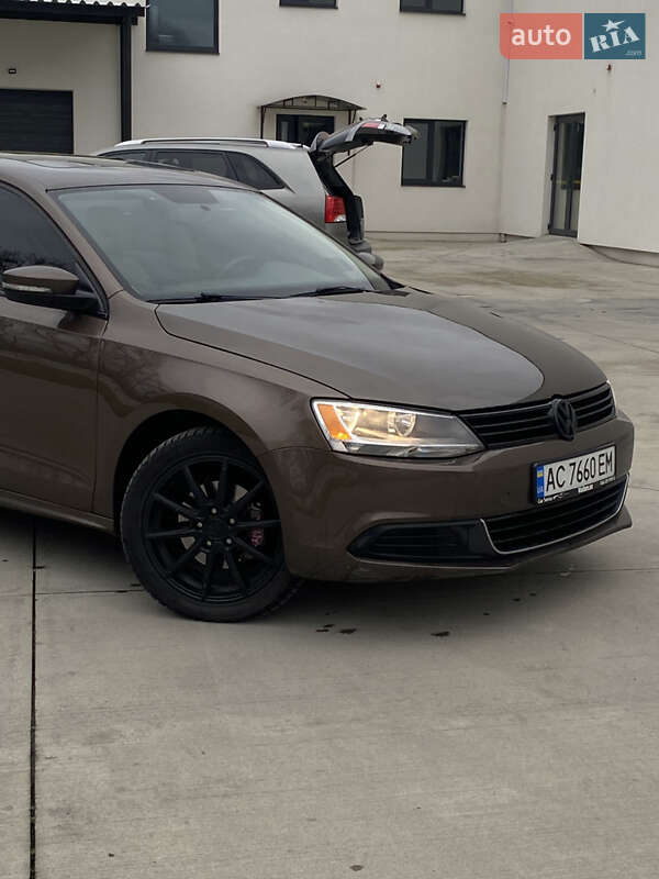 Седан Volkswagen Jetta 2013 в Луцьку
