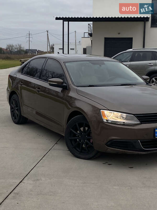 Седан Volkswagen Jetta 2013 в Луцьку