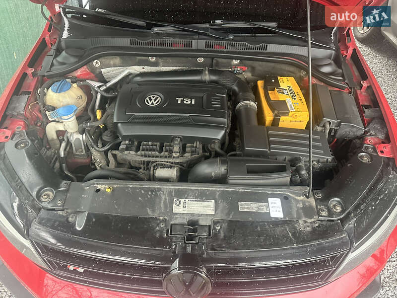 Седан Volkswagen Jetta 2016 в Днепре