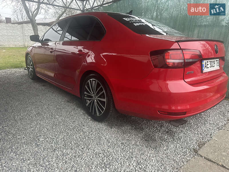 Седан Volkswagen Jetta 2016 в Днепре