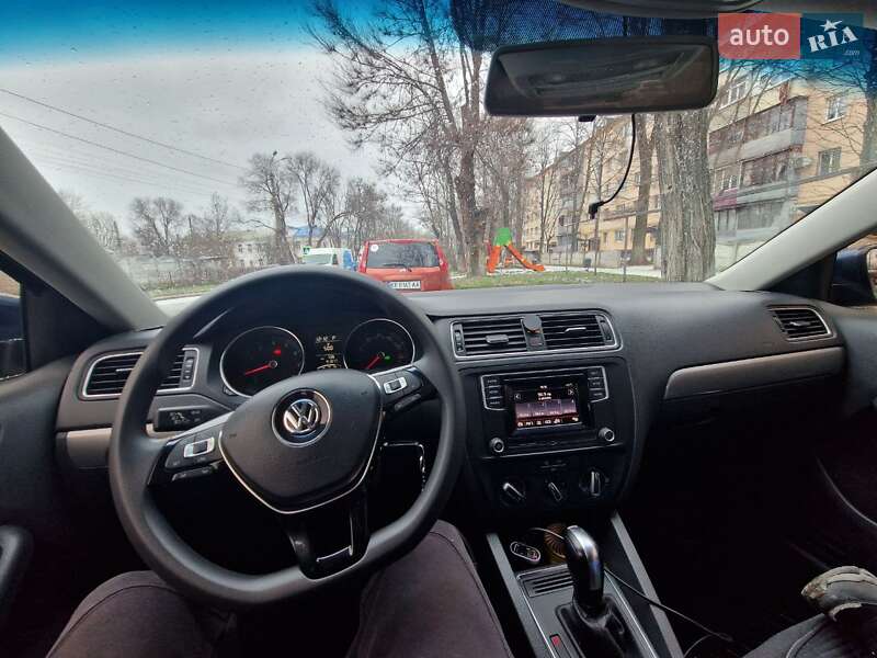 Седан Volkswagen Jetta 2017 в Дніпрі