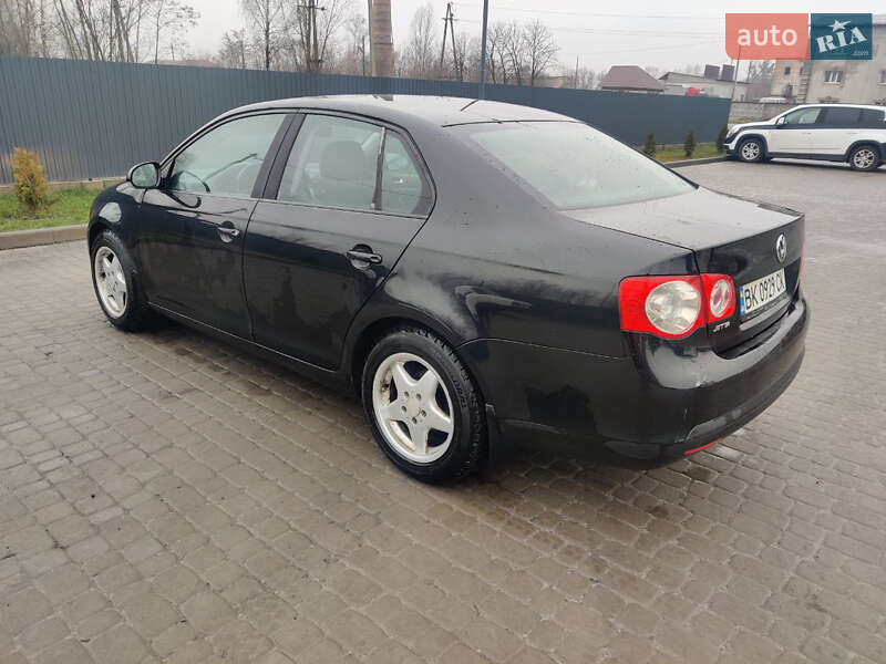 Седан Volkswagen Jetta 2007 в Львові