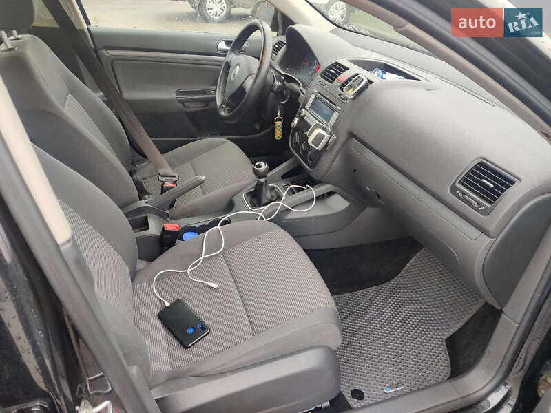 Седан Volkswagen Jetta 2007 в Львові