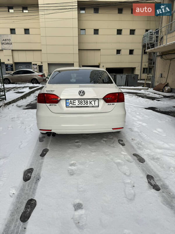 Седан Volkswagen Jetta 2011 в Дніпрі
