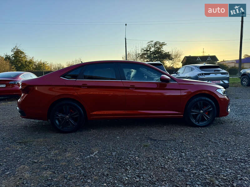Седан Volkswagen Jetta 2022 в Луцьку