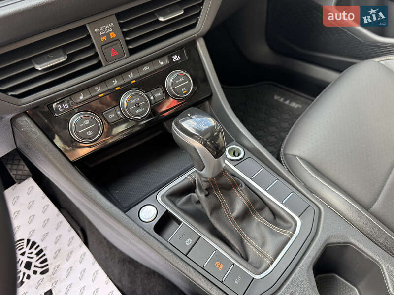 Седан Volkswagen Jetta 2022 в Луцьку