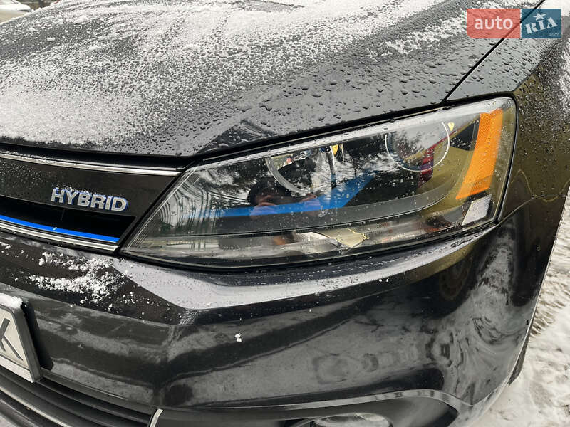 Седан Volkswagen Jetta 2013 в Львові