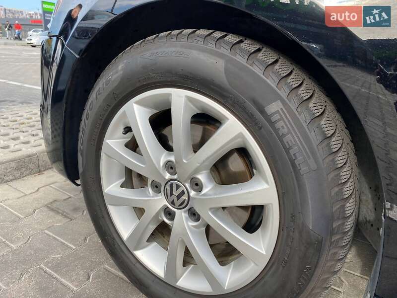 Седан Volkswagen Jetta 2013 в Києві